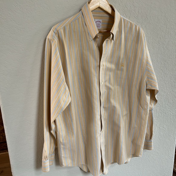 Brooks Brother Yellow Button Down Shirt non-iron - Picture 3 of 6